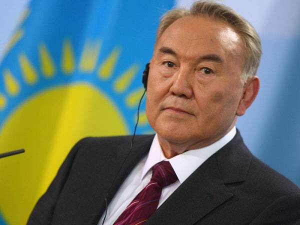 Nursultan Nazarbayev - Foto Aprecon