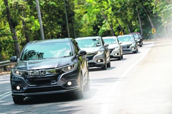 Malaysia satu-satunya negara yang menawarkan sistem hibrid pintar Dual-Clutch Drive (i-DCD) pada sebuah SUV selain untuk pasaran Jepun.