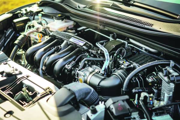 HR-V Sport Hybrid i-DCD dikuasakan oleh enjin 1.5L DOHC i-VTEC yang digabungkan dengan kotak gear klac berkembar 7 kelajuan dan Integrated High Power Motor.