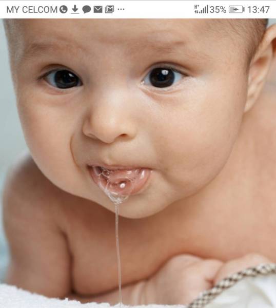 Bahaya Bayi 6 Bulan Minum Air Kosong