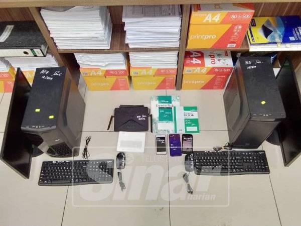 Antara barang yang dirampas.