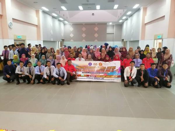 Sebahagian mereka yang hadir bergambar bersama pada program berkenaan.