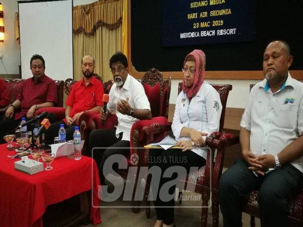 Xavier ketika sidang media sempena Sambutan Hari Air Sedunia.