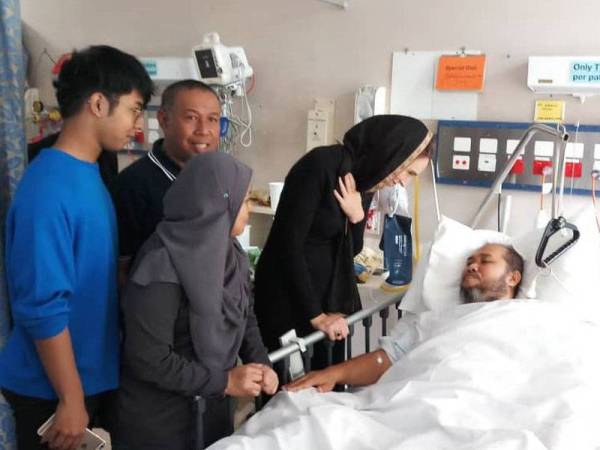 Perdana Menteri New Zealand, Jacinda Ardern sempat meluangkan masa melawat Nazril, kelmarin.