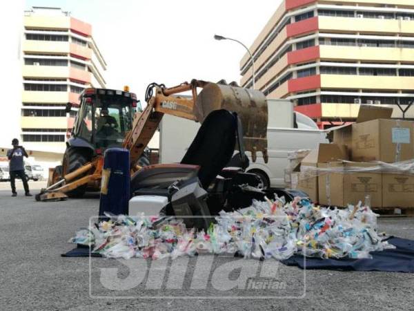 Antara barang yang dilupuskan.