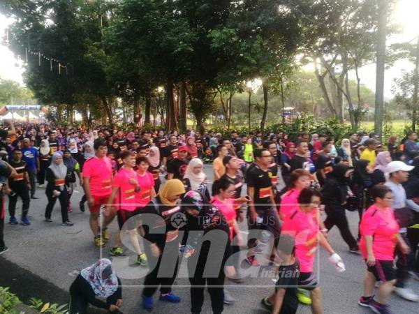 Antara peserta terdiri pelbagai peringkat umur dalam Fit Malaysia kali ini.