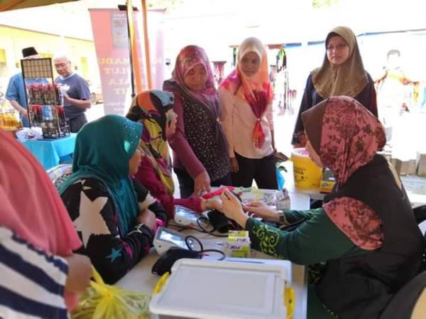 Pemeriksaan kesihatan juga turut dijalankan.