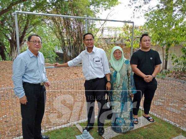 Papan tanda maklumat tersebut telah diturunkan sepenuhnya.
