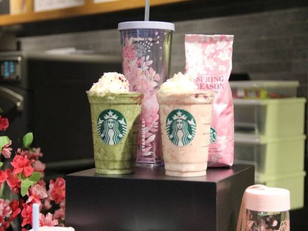 Minuman Matcha Azuki Blossom Creme Frappuccino dan Azuki Blossom Creme Frappuccino