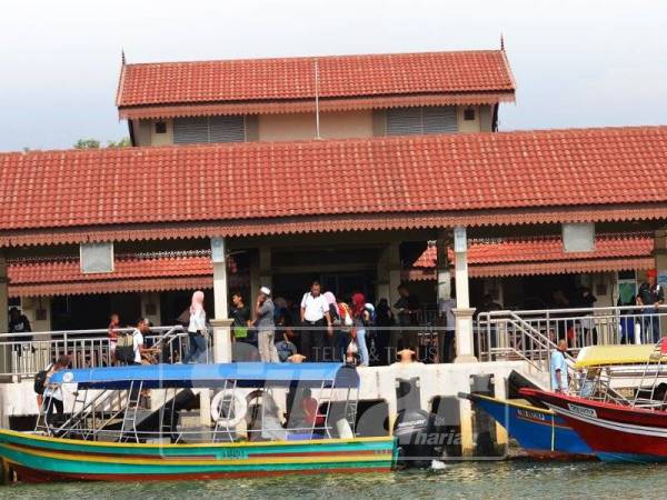 Jeti Kuala-Besut ke Pulau Perhentian juga bakal mendapat manfaat dari sudut pelancongan domestik.