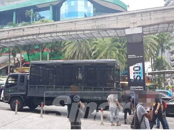  Ops Belanja berjaya menahan peniaga warga asing.