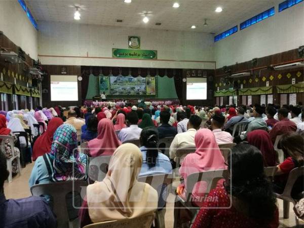 Antara pemegang taruh yang hadir pada sesi taklimat pasca bencana pencemaran kimia Sg Kim Kim.