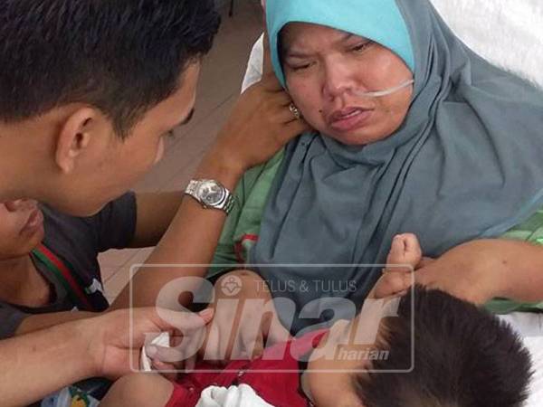 Terus menangis selama dua jam ketika bertemu anak selepas tersedar dari koma. 