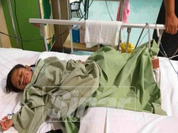 Nur Quraitun Ain satu-satunya mangsa yang terselamat dalam kemalangan di di Kilometer 101, Jalan Lama Kuantan-Kuala Lumpur,di Kampung Semat, Batu 14, Maran pada Ahad lalu kini dirawat di HOSHAS,Temerloh. 