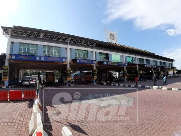 Terminal Bas Sungai Nibong yang didakwa dikuasai ulat tiket.