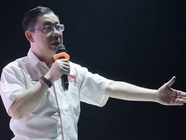 Menteri Kewangan merangkap Setiausaha Agung Parti DAP Lim Guan Eng berucap ketika hadir di Kuala Sawah bagi membantu calon Pakatan Harapan (PH) Dr S Streram berkempen hari ini. - Foto Bernama