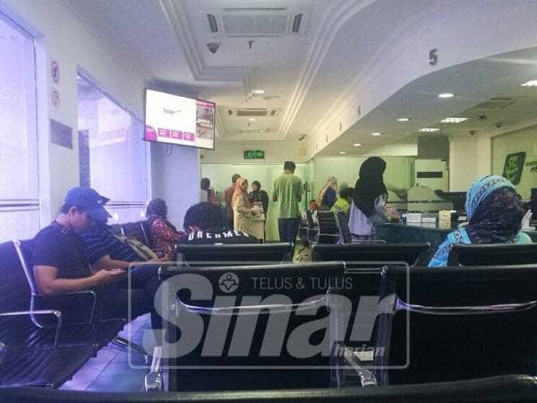 Tiada isu pencarum panik dan situasi masih seperti biasa di sekitar kawasan Tabung Haji, Kelana Jaya di sini.