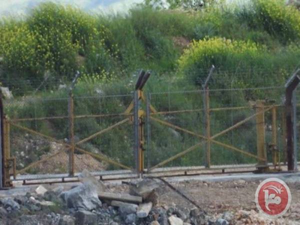 Tentera Israel memasang pagar baharu berhampiran sempadan Lubnan.