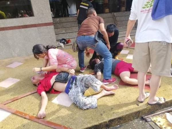 Keadaan hotel enam tingkat yang terbakar di Sadao, Songkhla, selatan Thailand.