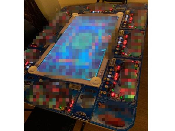 Antara mesin simulator judi yang dirampas polis dalam serbuan malam tadi. - Foto ihsan polis