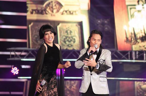 Penyanyi, Datuk Syafinaz Selamat dan protege, Lazarul