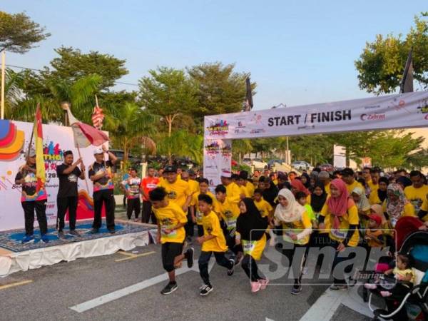 Acara pelepasan peserta Fun Run 3km.