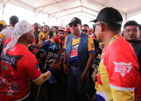 Abdul Rashid bersama geng motosikal sempena Majlis Perasmian RGG 2019 Malaysia Book Of Records hari ini.
