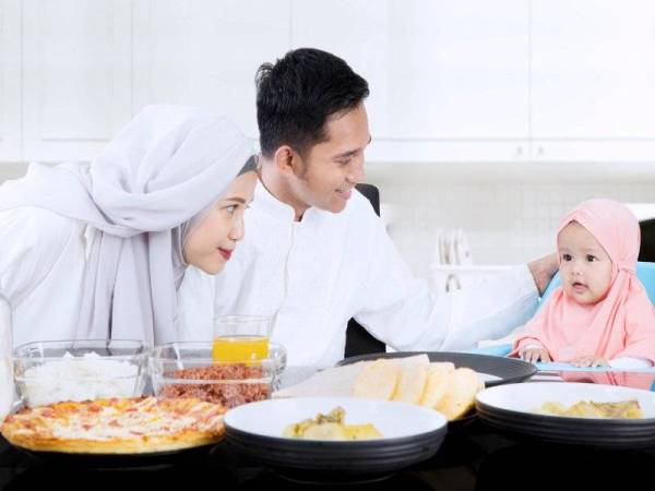 Makan malam masa yang tepat untuk aktiviti keluarga 