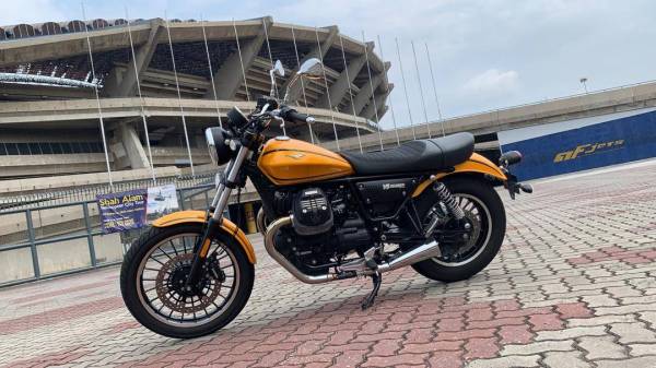 Roda aloi hadapan bersaiz 19 inci dan belakang 16 inci menyerlahkan gaya cruiser sporty.