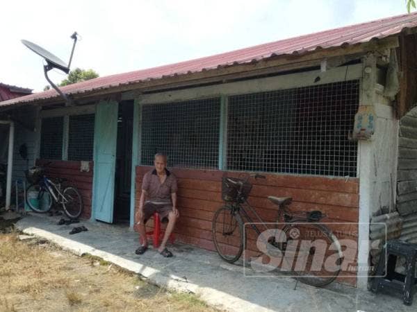 Suami Soh Sian setia menanti kepulangannya. 