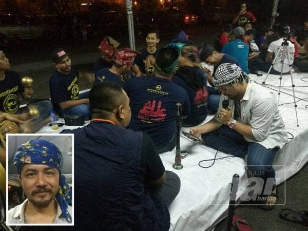 Program ini diadakan secara langsung untuk mengangkat seni warisan dikir barat. Gambar kecil: Asrulfaizal Kamaruzaman