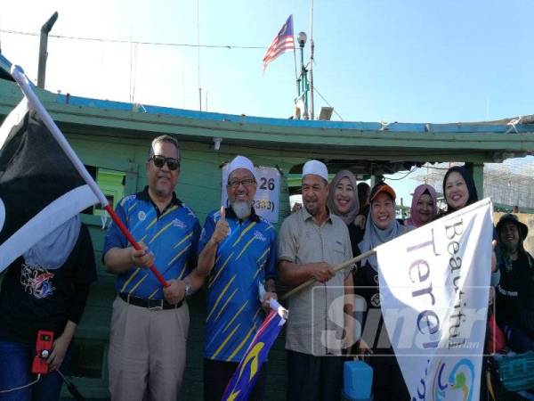 Peserta kelihatan teruja untuk menyertai program candat sotong itu.
