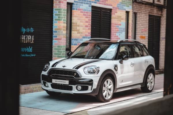 
MINI Countryman Plug-In Hybrid Wired