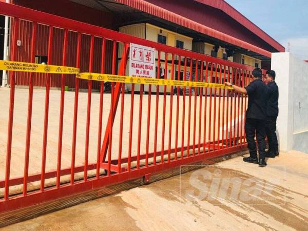 Antara kilang sekitar daerah Kuala Muda yang disita PBT kerana beroperasi secara haram, semalam.