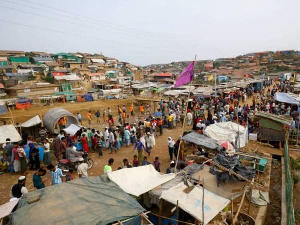 Keadaan kem pelarian Rohingya yang penuh sesak di Cox's Bazar