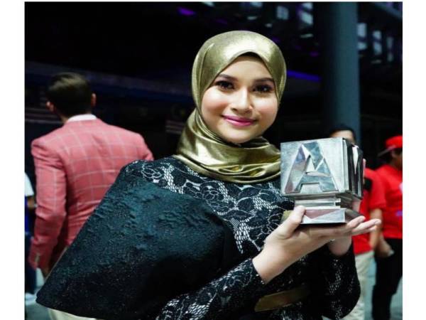 Pelakon, Eyra Hazali