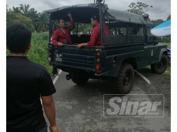Jenazah mangsa dibawa ke Unit Forensik Hospital Enche Besar Hajjah Kalsom Kluang.