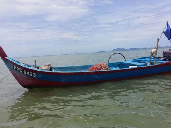 Bot mangsa ditemui di muara Sungai Semilang pagi tadi.