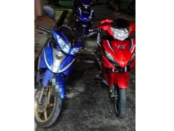 Dua buah motosikal yang dilapor hilang berjaya dikesan polis menerusi operasi sekatan jalan raya di Jalan Pahang, Kuala Lumpur.