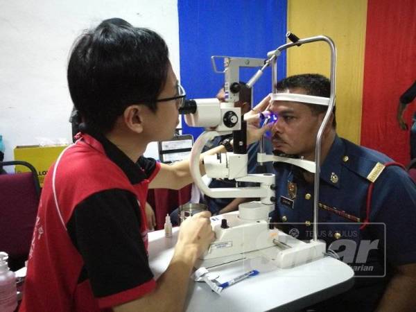 Orang ramai berusia 40 tahun ke atas digalakkan menjalankan ujian saringan mata bagi mengesan penyakit glaukoma yang boleh menyebabkan kehilangan penglihatan tanpa sedar.
