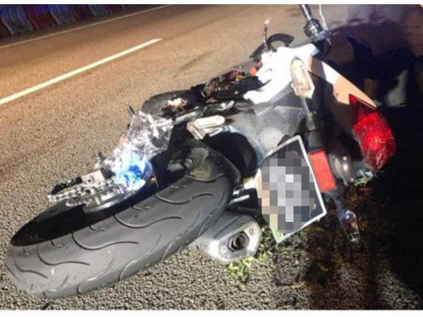 Keadaan motosikal mangsa yang terlibat dalam kemalangan.