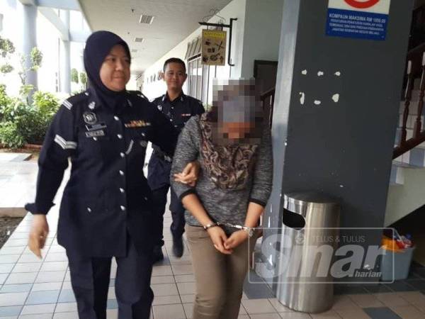 Tertuduh dikenakan Perintah Kehadiran Wajib selama dua jam sehari untuk tempoh tiga bulan, selepas mengaku bersalah mencuri pakaian dan permainan di Pasaraya Aeon Ayer Keroh, kira-kira dua bulan lalu.