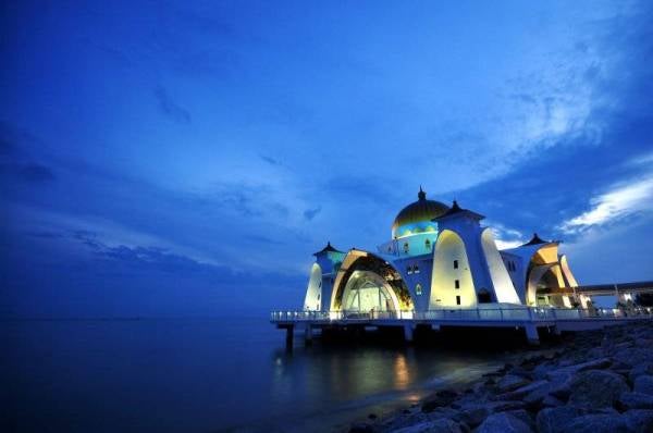 Imarahkan masjid bukan hanya pada bulan Ramadan tetapi, bulan-bulan lain juga.