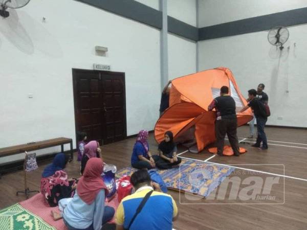 PPS dibuka menempatkan mangsa ribut, semalam.
