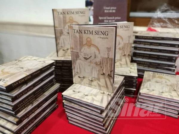 Buku bertajuk Tan Kim Seng - A Biography ditulis Vivienne.