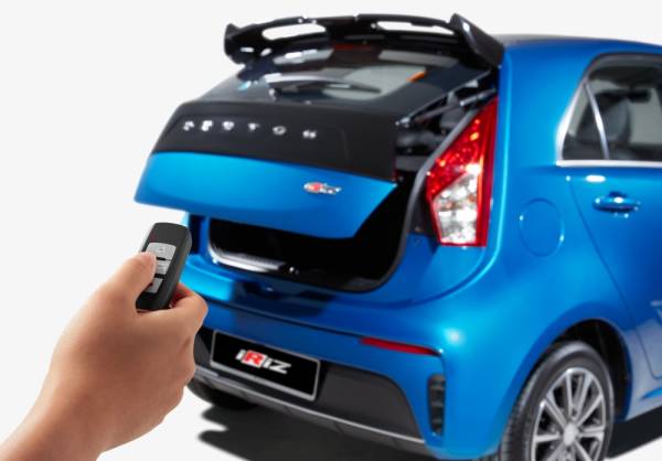 
Iriz merupakan model hatchback segmen-B pertama yang ditampilkan dengan fungsi Arahan Suara.