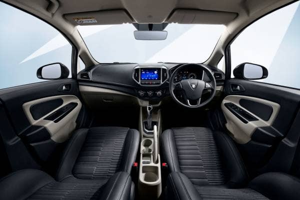 
Ruang kokpik Persona.