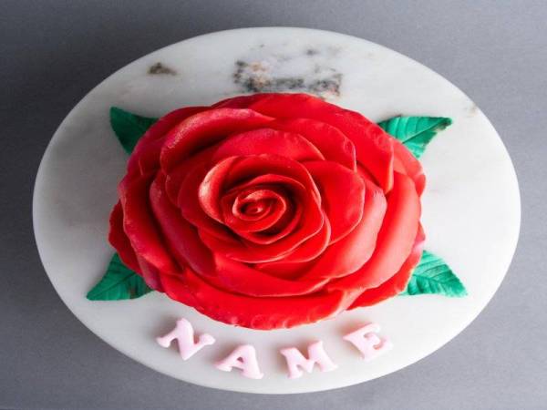 Ring 'O' Roses Cake