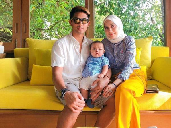 Pelakon, Mia Ahmad bersama keluarga.