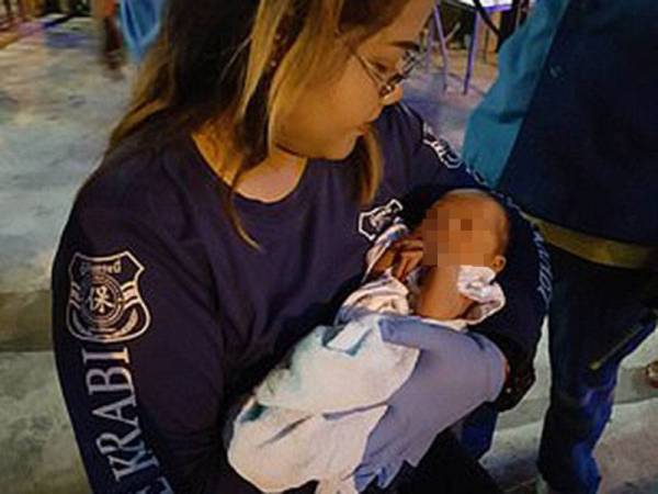 Seorang bayi lelaki ditemukan dalam sebuah mesin basuh layan diri di bandar Krabi.